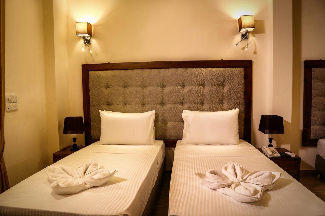 Vendol Maliga Edge Hotel Kandy Luaran gambar