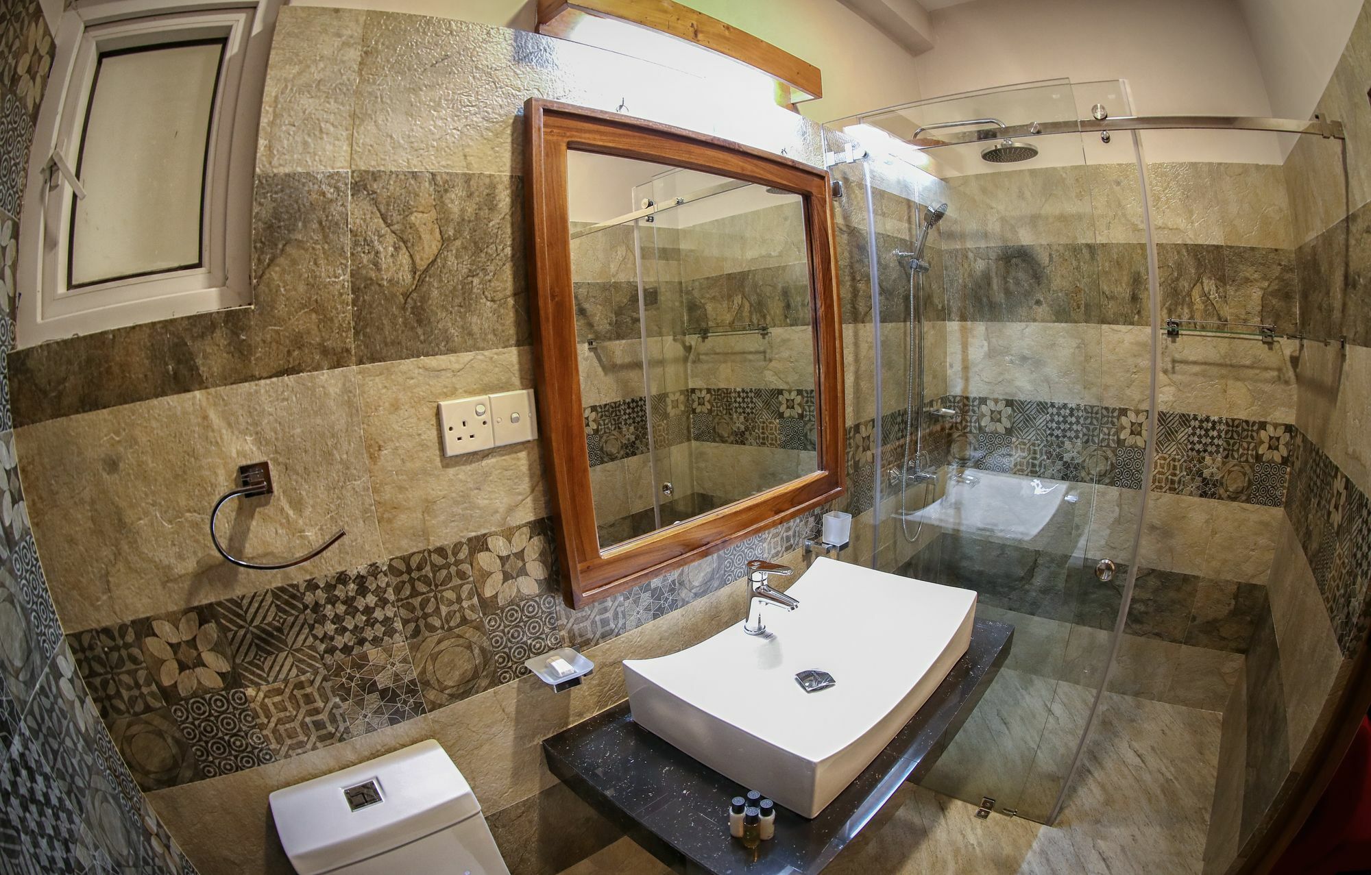 Vendol Maliga Edge Hotel Kandy Luaran gambar